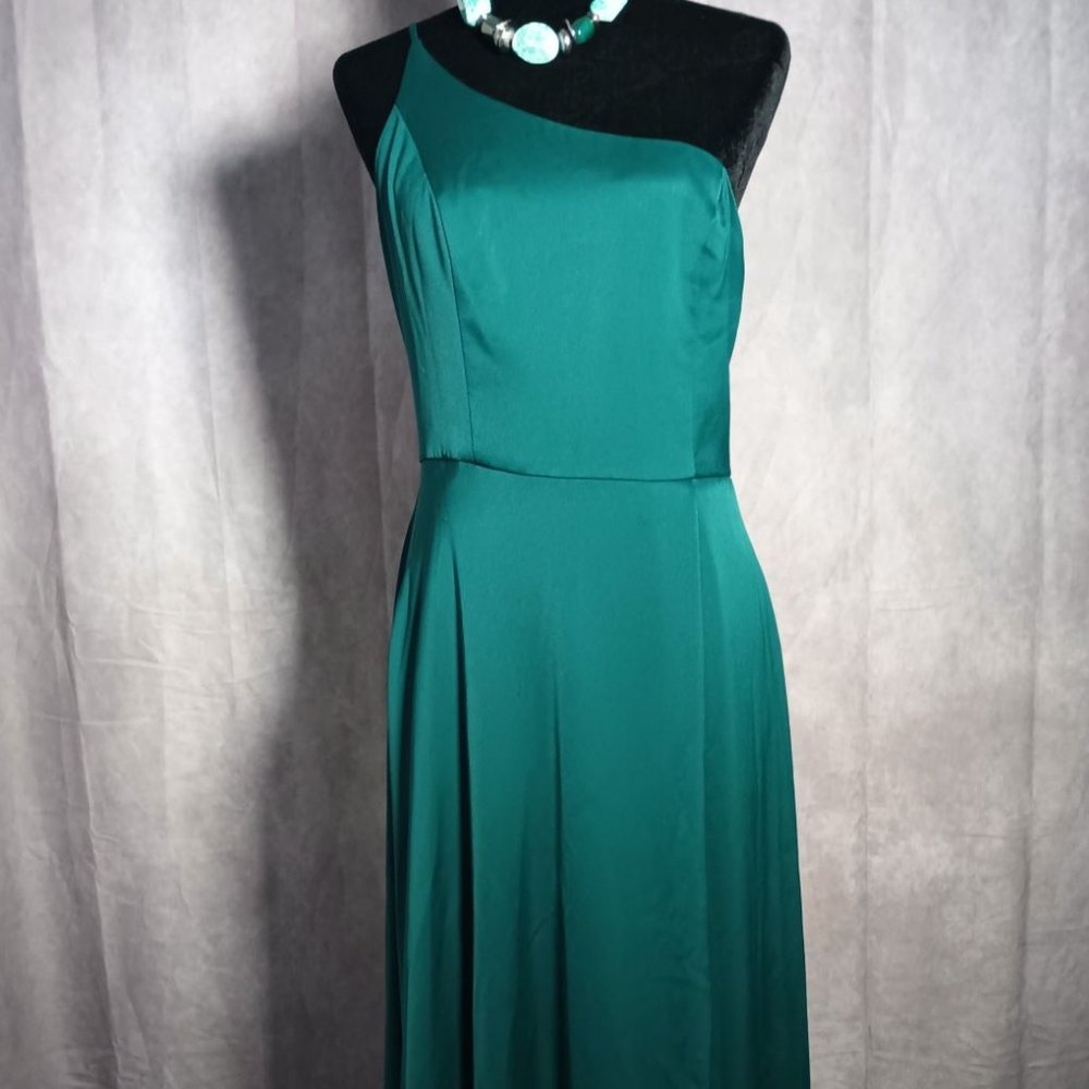 Formal Dress - Picture 2 of 3